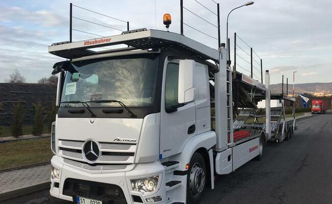 autotransporter bile barvy autotransporter bile barvy